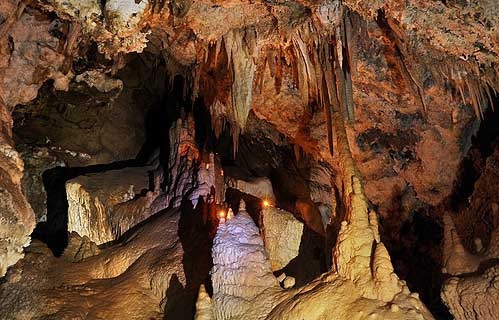 غار تاریخی وشنوه مقصد گردشگران نوروزی غار تاریخی وشنوه مقصد گردشگران نوروزی