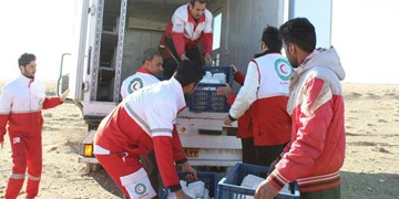 امدادرسانی هلال احمر به مردم سیل زده شیراز