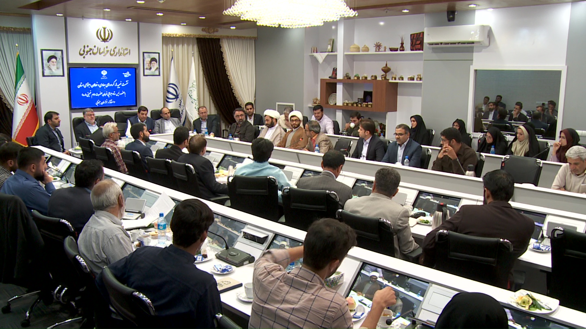 موفقیت در جنگ اقتصادی با عمل عمل به سخنان رهبری و تکیه بر جوانان