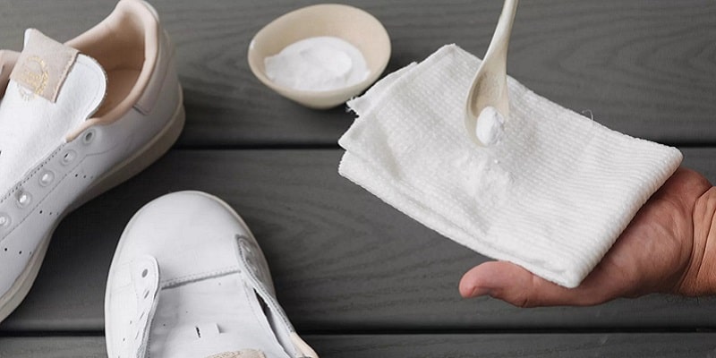 تمیز کردن کیف و کفش سفید