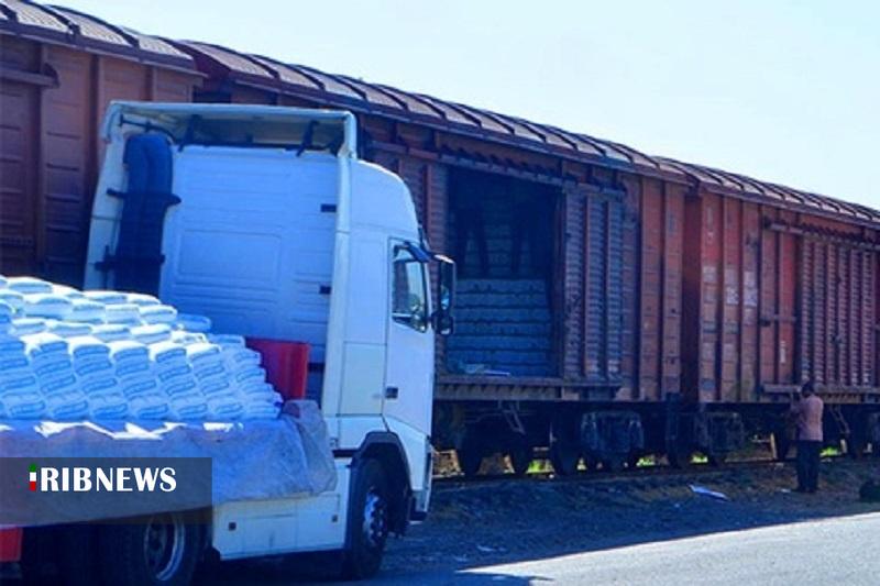 توقیف خودروی حامل ۵ تن کود شیمیایی در مهاباد توقیف خودروی حامل ۵ تن کود شیمیایی در مهاباد