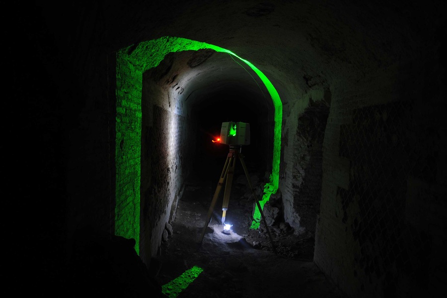 نقشهبرداری با دستگاه اسکنر لیزری برای اولین بار در یکی از غارهای کشور نقشهبرداری با دستگاه اسکنر لیزری برای اولین بار در یکی از غارهای کشور