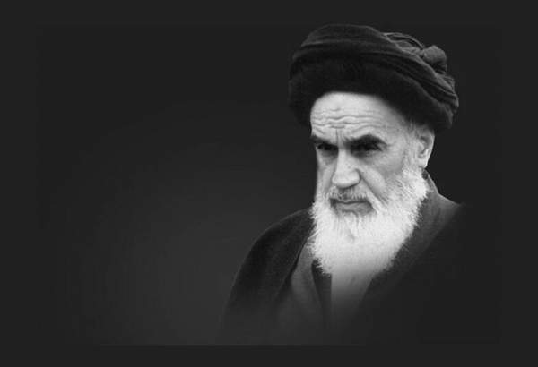 امام خمینی سیاستمداری متدین بود