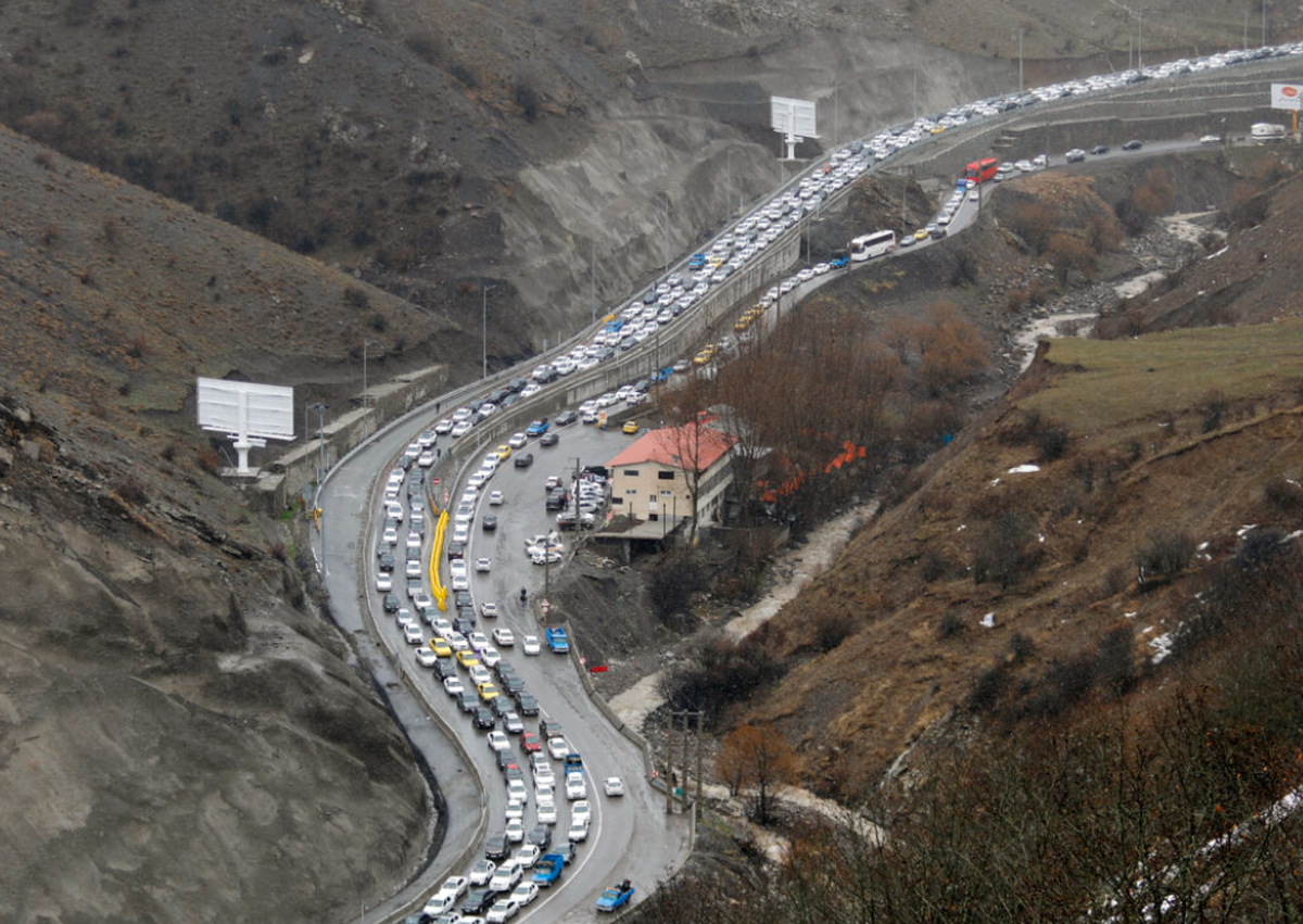 پلیس راه از ترافیک نیمه سنگین در محورهای چالوس و هراز خبر داد