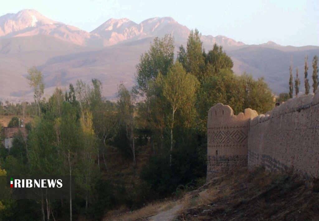 کهنه قلعه مشگین‌شهر ظرفیت‌های زیادی برای جذب گردشگر دارد