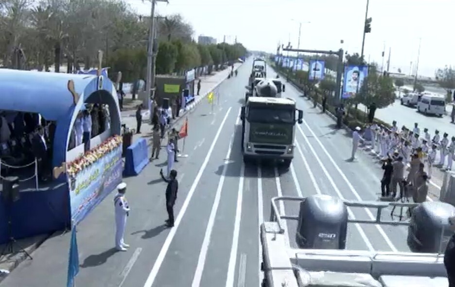 برگزاری رژه اقتدار دریایی و زمینی ارتش در بندرعباس برگزاری رژه اقتدار دریایی و زمینی ارتش در بندرعباس