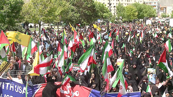 برگزاری راهپیمایی جمعههای خشم و انزجار در استان زنجان برگزاری راهپیمایی جمعههای خشم و انزجار در استان زنجان