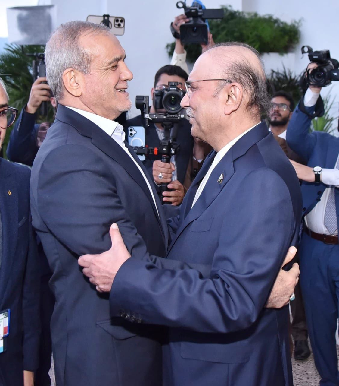 تمجدید زرداری از شجاعت ملت ایران در دفاع مقدس ۱۲ روزه