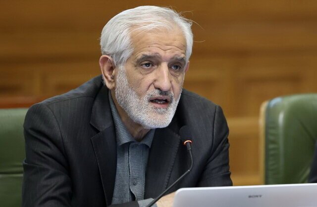 چمران: شهرداری می تواند از  اتباع مجاز استفاده کند