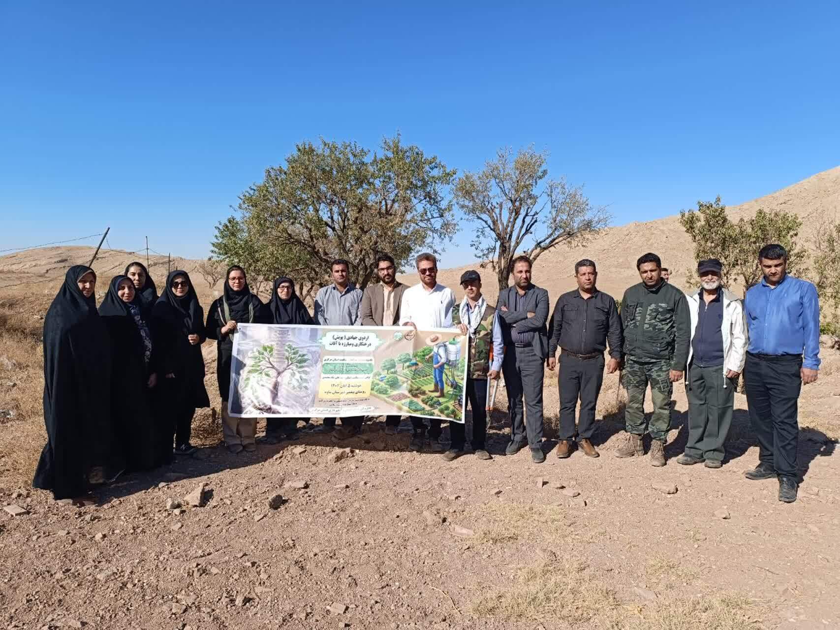 پویش مردمی مبارزه با آفت لورانتوس در بادامستان‌های دیم