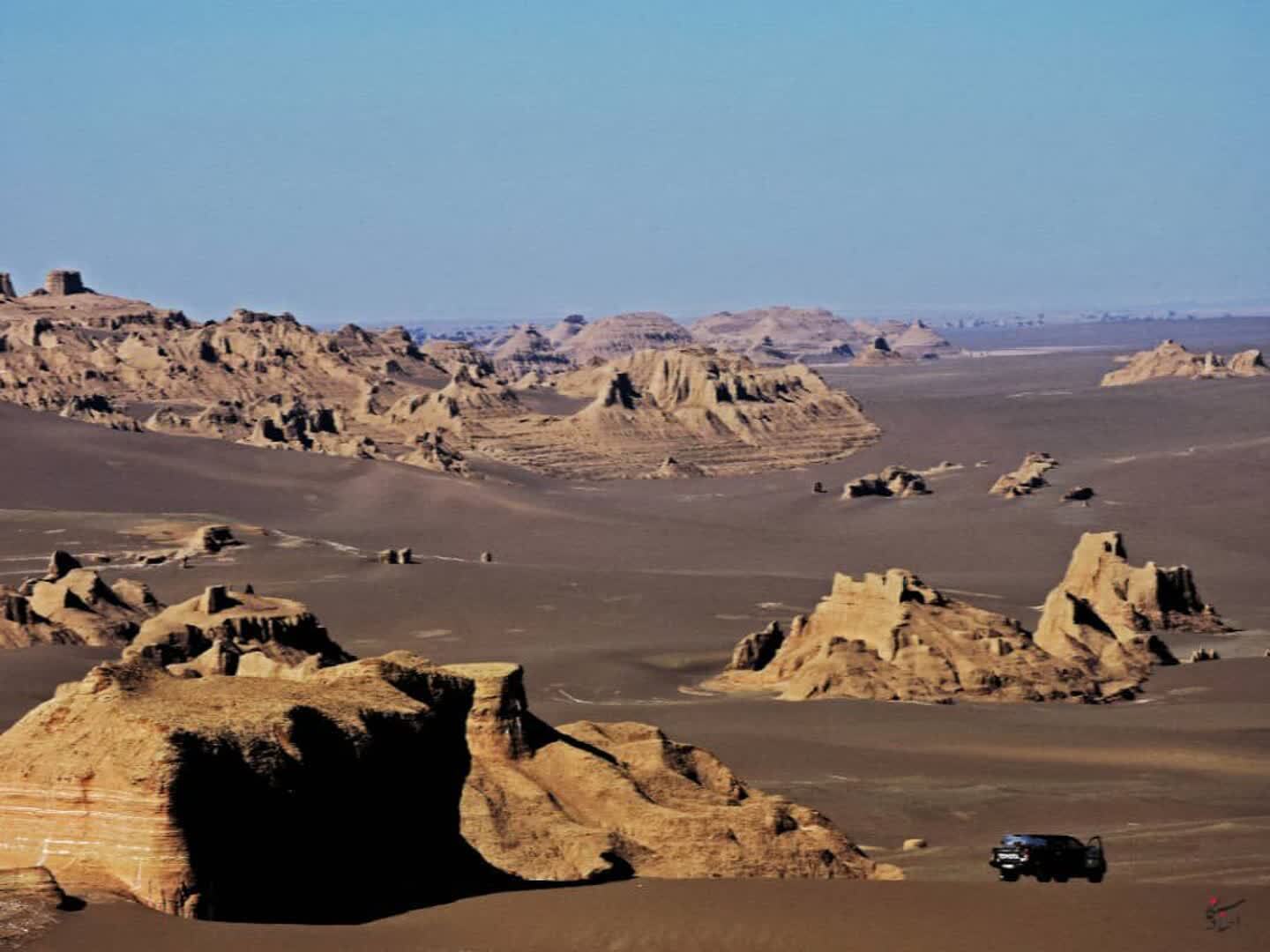 بیابان جهانی لوت میزبان لهستانی‌ها برای کشف جاذبه‌های تاریخی و زمین‌شناسی ایران